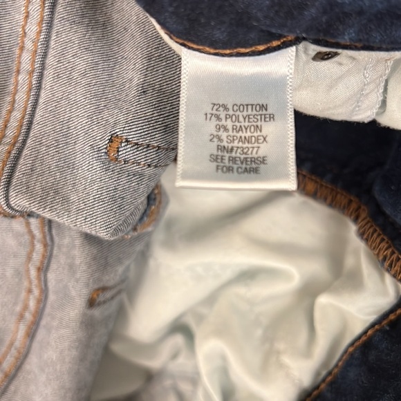 Croft and barrow ladies shorts - Picture 7 of 7